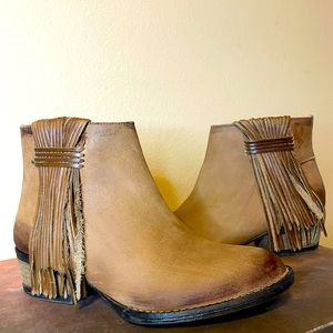 Leather Circle G Booties